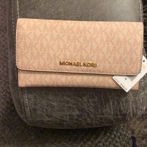 Michael Kors Jet Set Travel Wallet